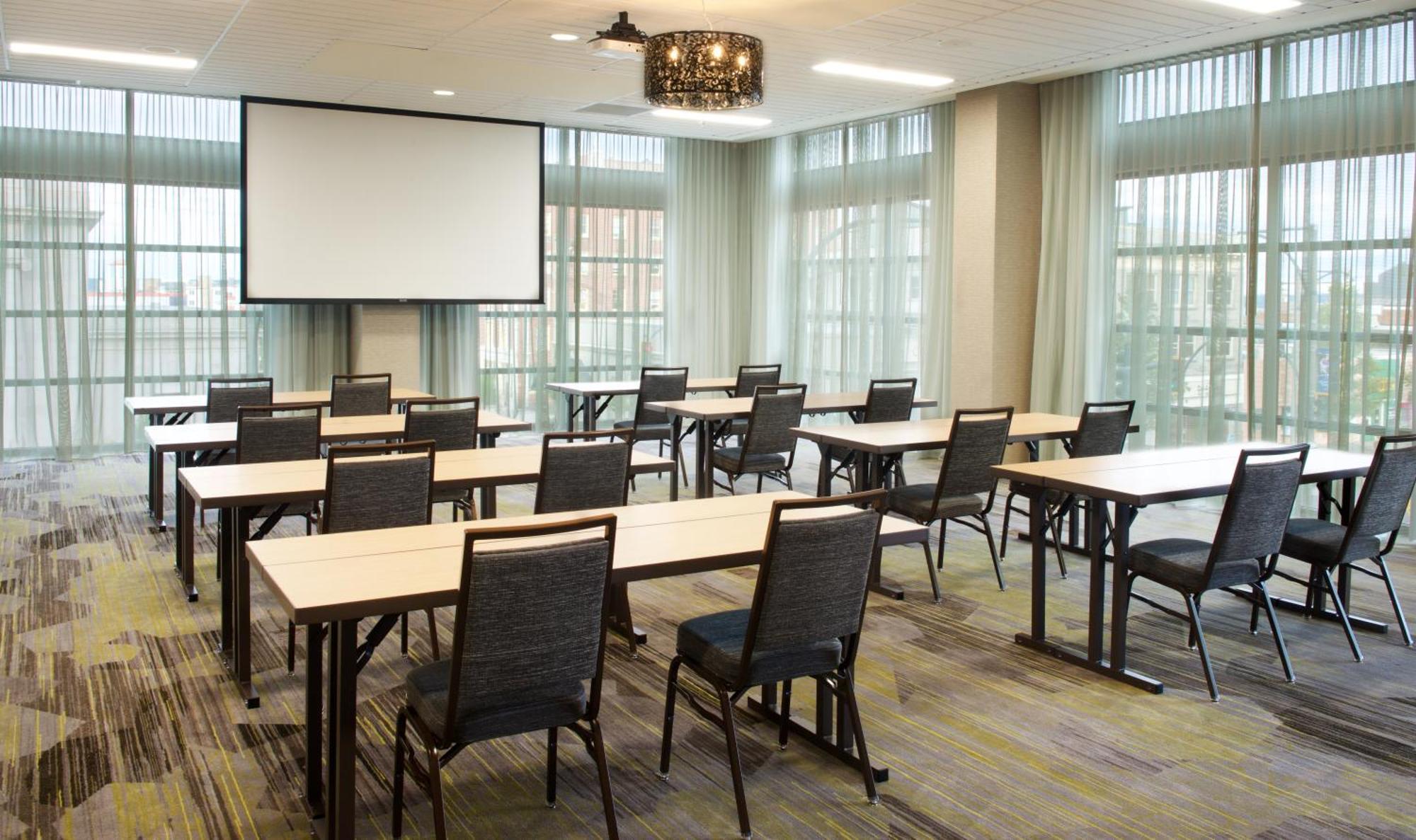 Courtyard By Marriott Seattle Everett Downtown Exterior foto