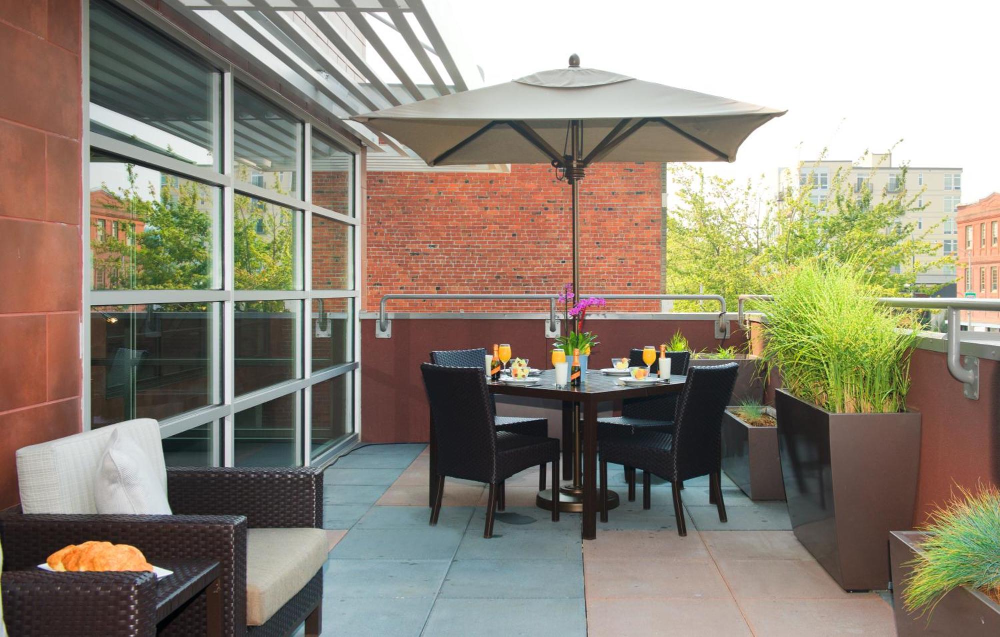 Courtyard By Marriott Seattle Everett Downtown Exterior foto