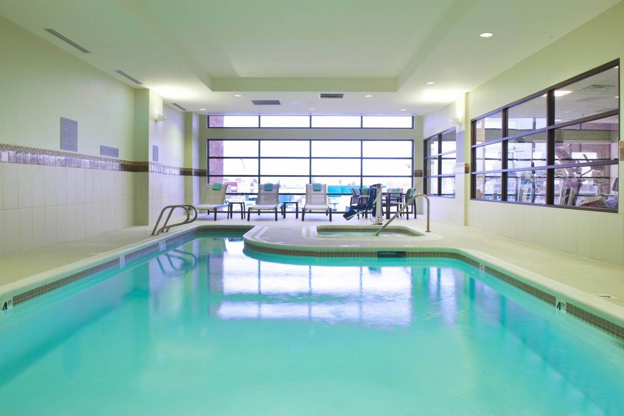 Courtyard By Marriott Seattle Everett Downtown Exterior foto